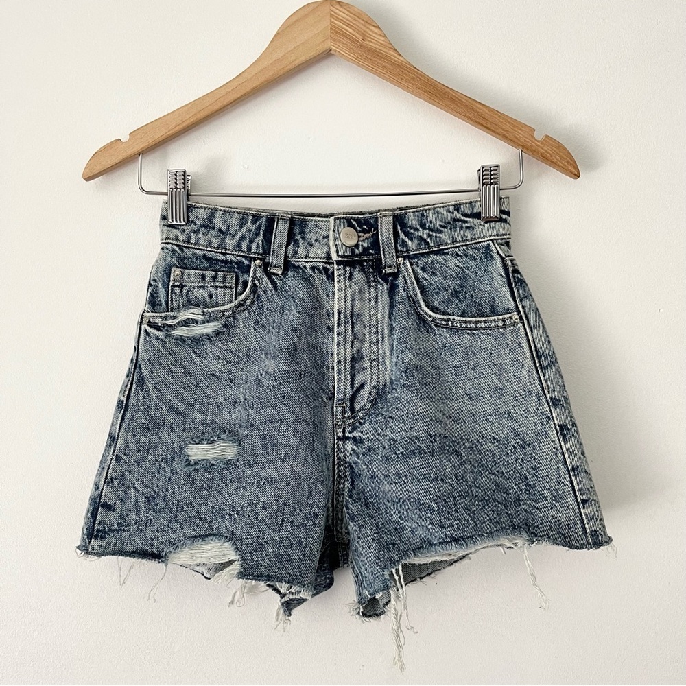 Zara Acid Wash High Waisted Button Fly Distressed Frayed Hem Denim Shorts Size 0